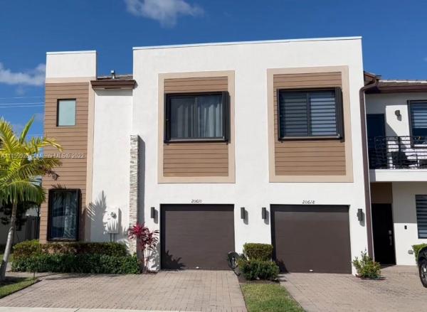 Las Ramblas At Via Ventura, 20610 NE 2nd Ct 0, Ives Estates, Florida 33179, image 2