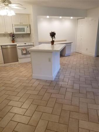 Dunbar Woods, 1105 Duncan Cir #102, Palm Beach Gardens, Florida 33418, image 2