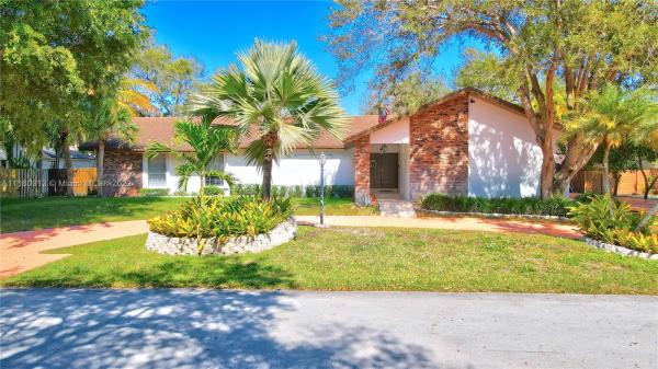 Cape Cutler Estates, 7821 SW 183rd Ter, Palmetto Bay, Florida 33157, image 1