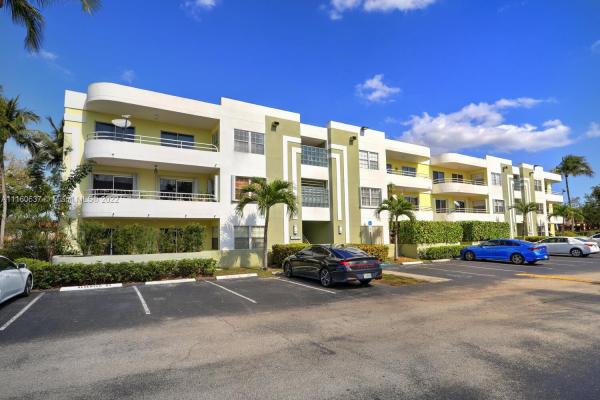 Palm Cove, 10755 SW 108th Ave #103, Kendall, Florida 33176, image 2