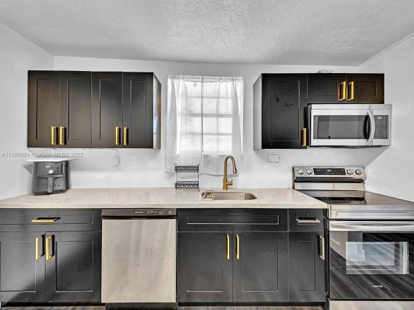 Para Villa Heights, 7146 NW 19th Ave, Gladeview, Florida 33147, image 1