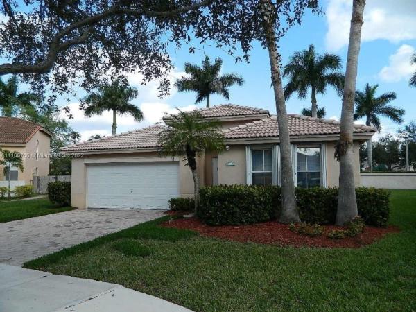 Poinciana Parc, 13913 N Cypress Cove Cir, Davie, Florida 33325, image 2