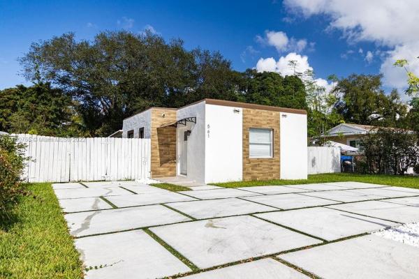 Fulford Highlands, 561 NE 159th St, Golden Glades, Florida 33162, image 1