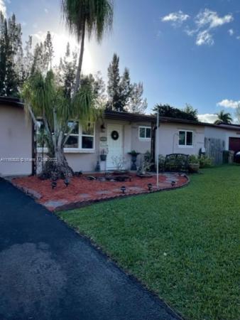 Stirling Lake, 5500 SW 55th Ave, Davie, Florida 33314, image 1