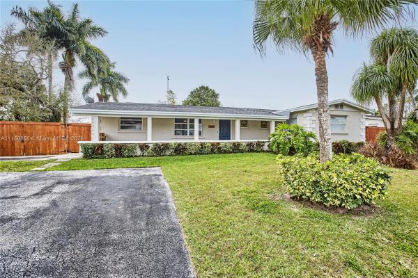 Pine Manor, 396 NW 17th St, Homestead, Florida 33030, image 1