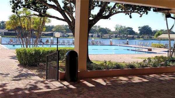 Berkley House Of Carriage Hills, 101 Berkley Rd #105, Hollywood, Florida 33024, image 2