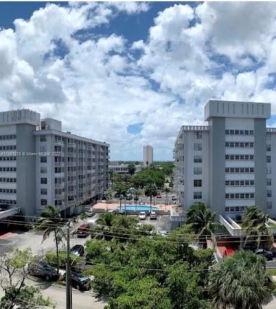 Gateway House South, 16710 NE 9th Ave #305, North Miami Beach, Florida 33162, image 1