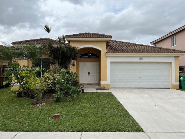 5722 SW 165th Ct, Unincorporated Dade County, Florida 33193, image 2