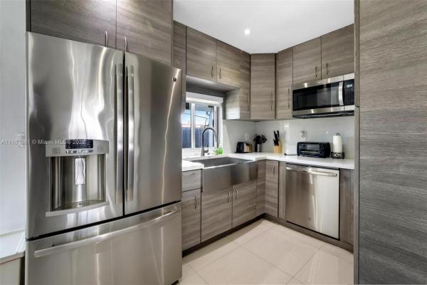 Builders Estates, 7840 SW 32nd St, Westchester, Florida 33155, image 2