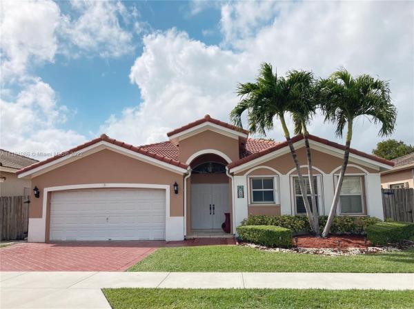 Big Five Homes, 710 SW 92nd Psge, Fountainebleau, Florida 33174, image 2