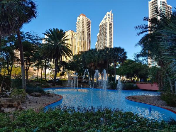 Winston Towers 600, 210 174 St #403, Sunny Isles Beach, Florida 33160, image 2