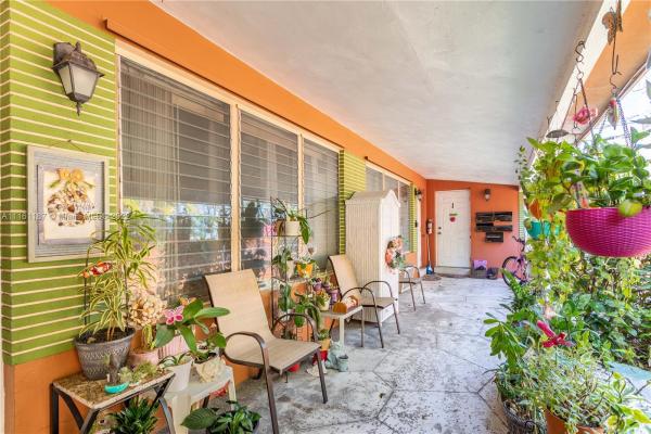 Coral Point, 2008 NE 26th St #1-5, Wilton Manors, Florida 33305, image 2