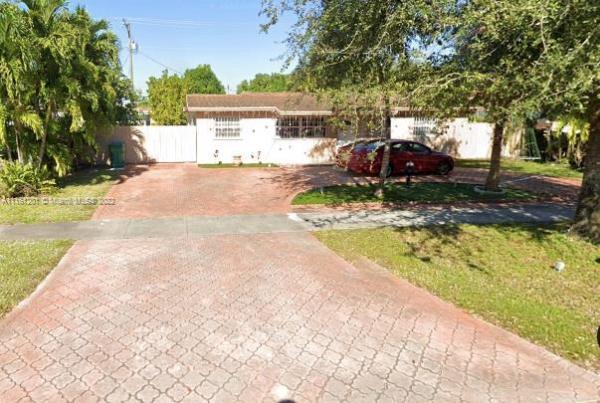 Palm Springs North Residential, 7865 NW 170th St, Palm Springs North, Florida 33015, image 2