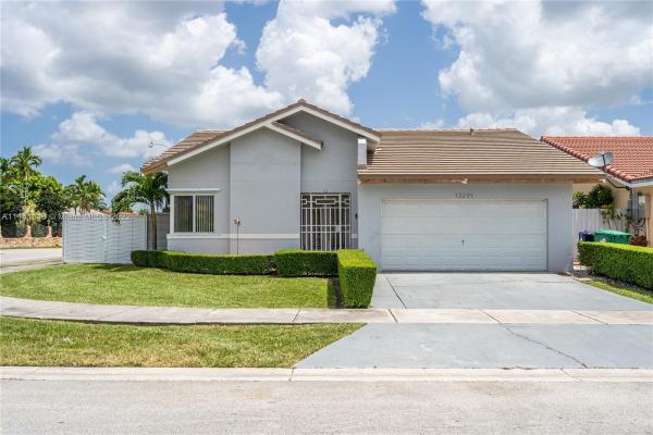 Bird Estates, 13291 SW 40th Ter, Tamiami, Florida 33175, image 2