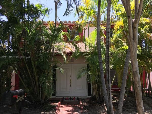 Surprise Lake, 4527 Sheridan Ave, Miami Beach, Florida 33140, image 2