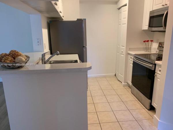 Porto Bellagio, 17150 N Bay Rd #2722, Sunny Isles Beach, Florida 33160, image 2