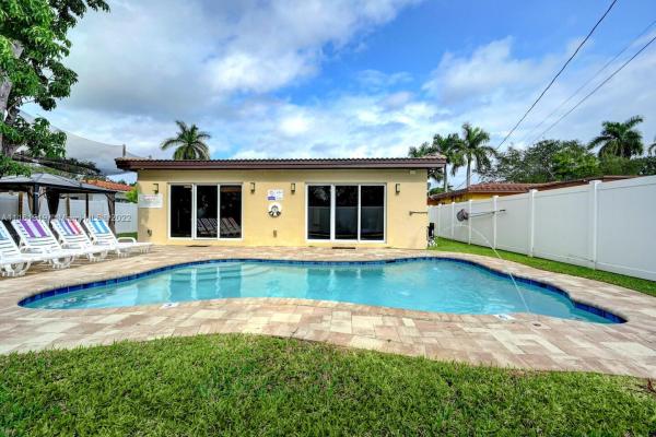 Sunny Acres, 1318 Washington St, Hollywood, Florida 33019, image 2