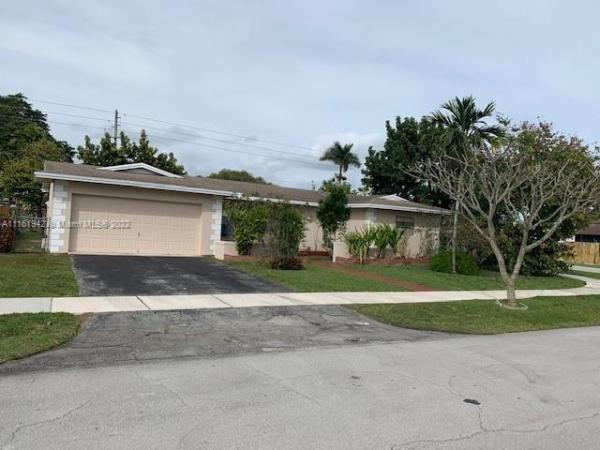 Bel Aire, 9401 SW 184th Ter, Cutler Bay, Florida 33157, image 2
