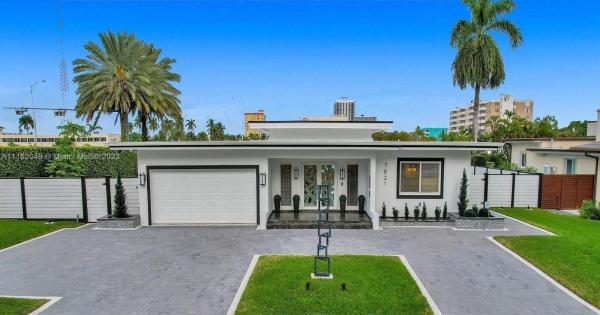 North Bay Island, 7821 Beachview Dr, North Bay Village, Florida 33141, image 1