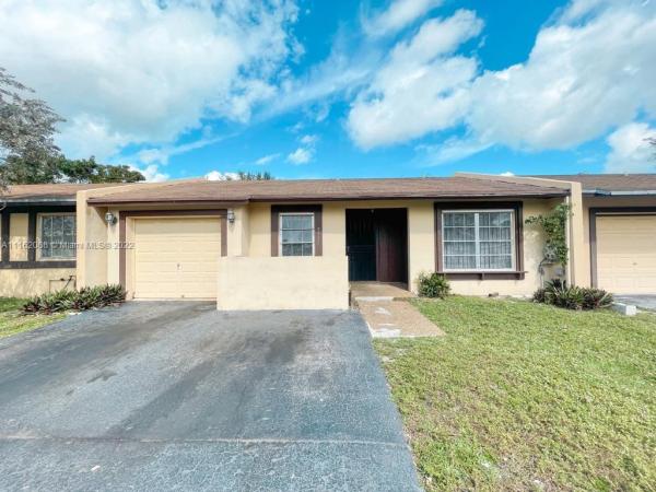 9321 E Heather Ln, Miramar, Florida 33025, image 2