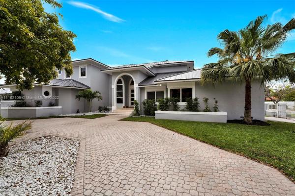 Malivin, 3000 SW 109th Ct, University Park, Florida 33165, image 2