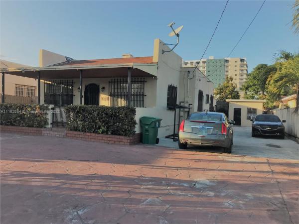 Rogers, 1765 NW 5th St, Miami, Florida 33125, image 1