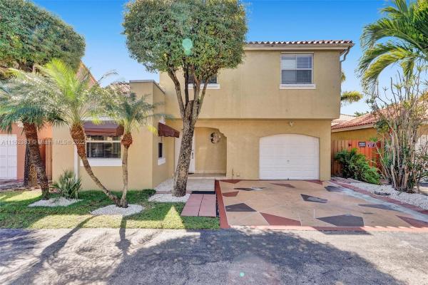 Galloway Lakes, 104 NW 85th Ct, Fountainebleau, Florida 33126, image 2