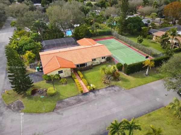 Maries Pine Estates, 14750 SW 95th Ave, Kendall, Florida 33176, image 2