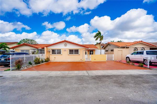 Twin Rose, 1335 W 38th St, Hialeah, Florida 33012, image 1