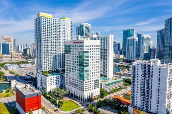 Latitude One West Brickell Office, 175 SW 7th St #1709-1710, Miami, Florida 33130, image 1