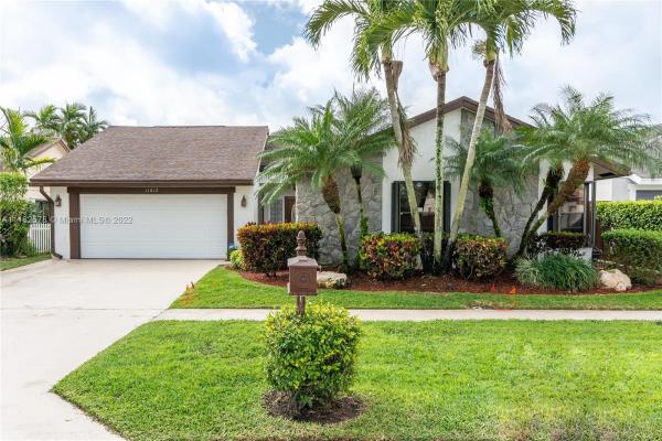 Country Landing 2 At Loggers Run, 11612 Quiet Waters Ln, Boca Raton, Florida 33428, image 1