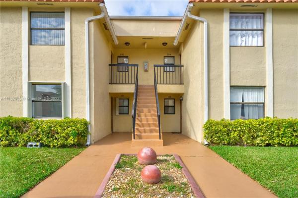 9704 Hammocks Blvd #101, The Hammocks, Florida 33196, image 2