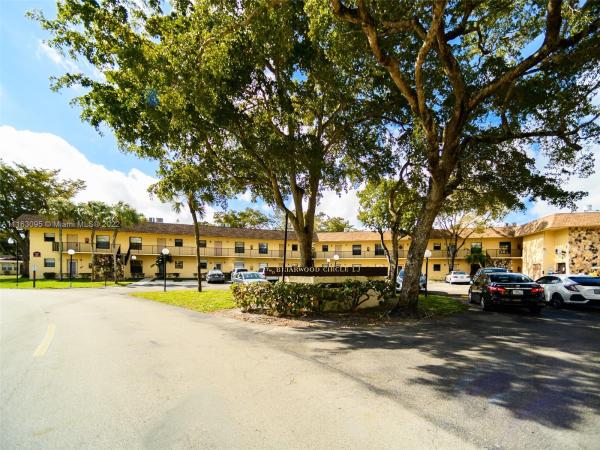Villas At Carriage Hills Lakeside, Hollywood, Florida 33024, image 1