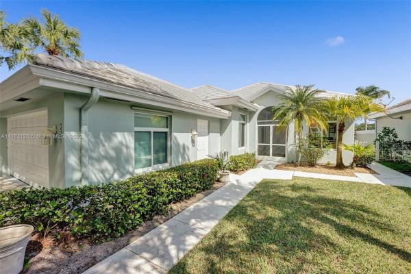 Bear Island, 930 Bear Island Cir, West Palm Beach, Florida 33409, image 1