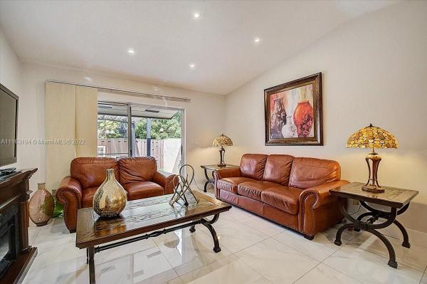 Devon Aire Villas, 12553 SW 118th Ter, The Crossings, Florida 33186, image 2
