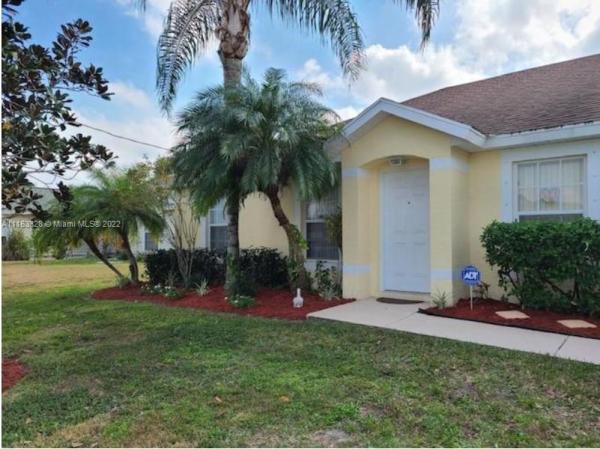 1432 SW Herder Rd, Florida 34953, image 2