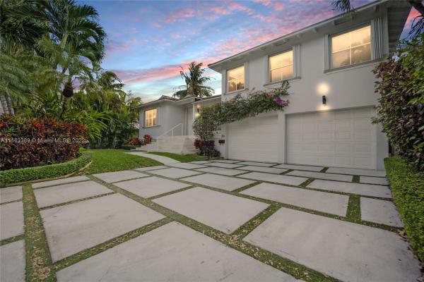 Biscayne Key Estates, 730 Myrtlewood Ln, Key Biscayne, Florida 33149, image 2