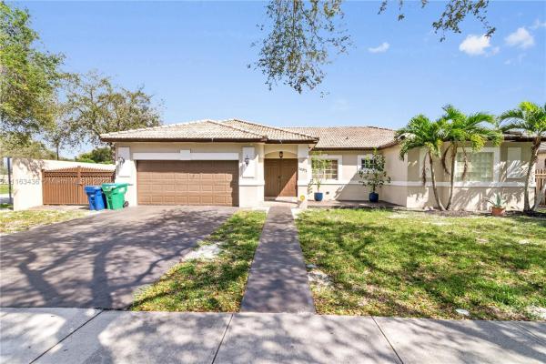 Royal Garden Estates, 16371 NW 87th Ct, Miami Lakes, Florida 33018, image 2