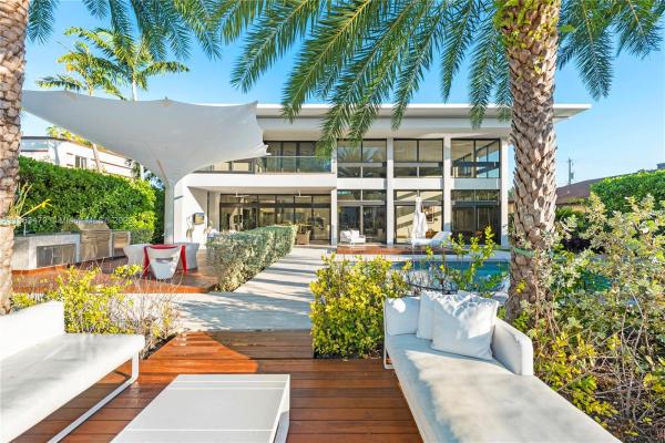 Golden Isles Estates, 219 Holiday Dr, Hallandale Beach, Florida 33009, image 1