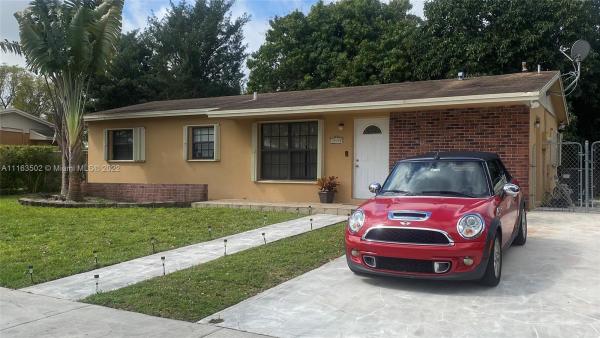Leslie Estates, 19690 NW 33 Ave #, Miami Gardens, Florida 33056, image 2