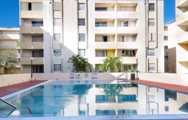 Samari Lake East, 10000 NW 80th Ct #2543, Hialeah Gardens, Florida 33016, image 2