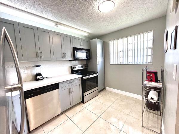 Omega, 7500 NW 17th St #207, Plantation, Florida 33313, image 2