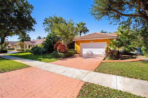Lake Elizabeth, 14640 Glencairn Rd, Miami Lakes, Florida 33016, image 1