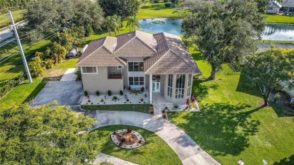 Whispering Pines, 13000 SW 30th Ct, Davie, Florida 33330, image 2