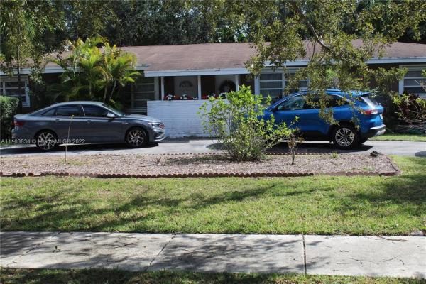 Suniland Terrace Patio Homes, 11725 SW 81st Rd, Pinecrest, Florida 33156, image 1