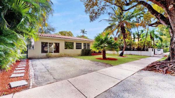 Granada Place, 817 Alberca St, Coral Gables, Florida 33134, image 2