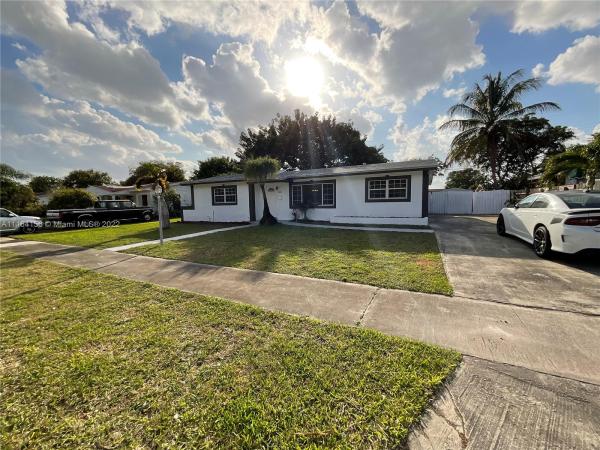 Berkeley Manor, 17120 NW 9th Pl, Miami Gardens, Florida 33169, image 2