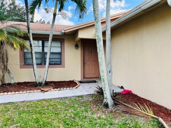 Saddlebrook, 9940 Spanish Isles Dr, Boca Raton, Florida 33496, image 2