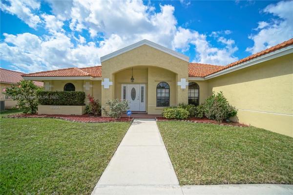 Waverly Hundred, 6331 Sedgewyck Cir W, Davie, Florida 33331, image 2