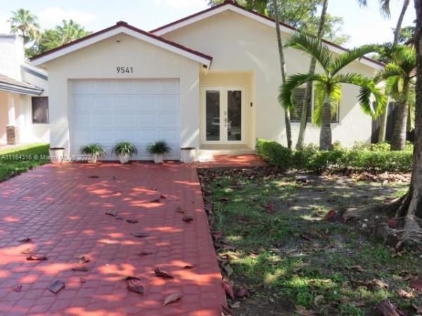 Pelican Point At The Hammocks, 9541 SW 148th Pl, The Hammocks, Florida 33196, image 1